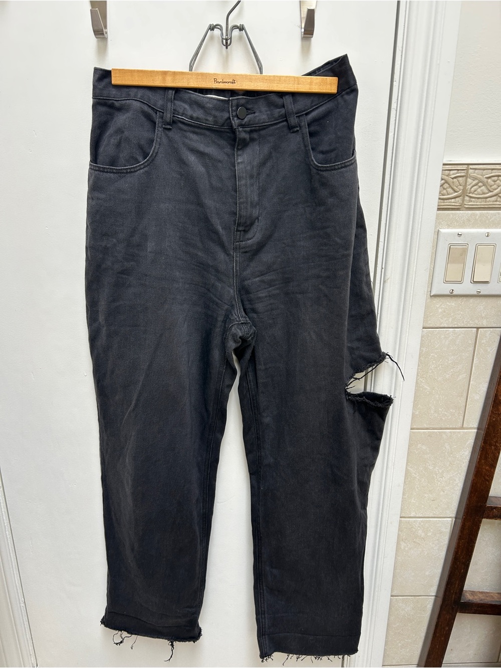 Black high waisted Distressed women’s Jeans. Oak and Fort Large